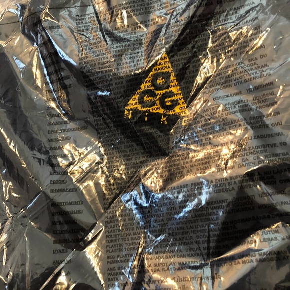 Nike ACG BETRUE Woven Shorts CZ9136-010 RARE NEW - Picture 6 of 12